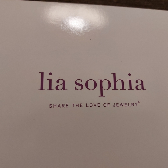 Lia Sophia necklace - Picture 2 of 2